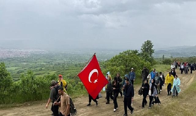 İnegöl’de Tabiat Severler 19 Mayıs Ve Gençlik Haftası İçin Yürüdü