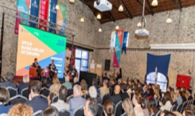İzmir kültür siyasetlerini birlikte yazıyor