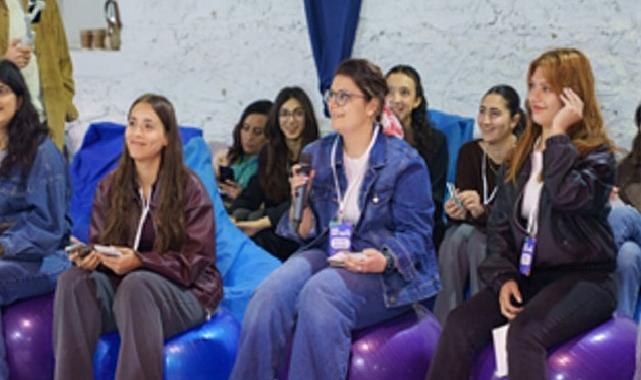 İzmirli gençlere dünyadan iklim takviyesi