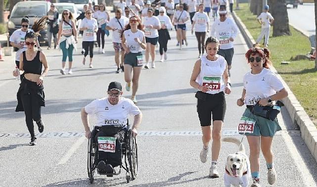 Karşıyaka tek yürek oldu, Zübeyde Anne’ye koştu!