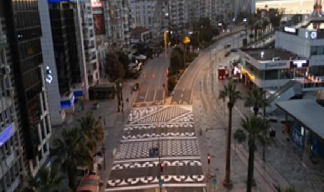 Karşıyaka Yalı Bulvarı’na yükseltilmiş ve desenli yaya platformu