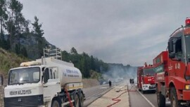 Kemer’de araç yangını