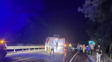 Kemer’de yola dökülen mazot kazaya neden oldu