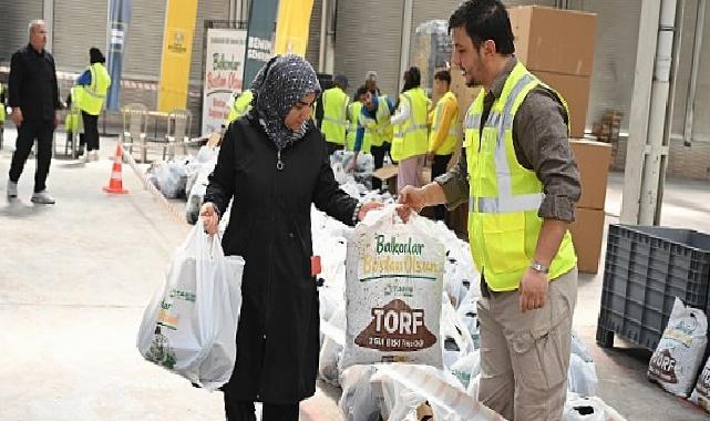 Konya Büyükşehir “Balkonlar Bostan Olsun” Projesinde Bostan Setlerinin Dağıtımına Başladı