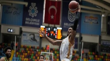 Konya Büyükşehir Play-Off Çeyrek Finalinde Avantajı Kaptı