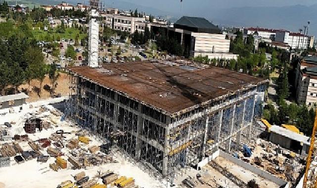 KOÜ Umuttepe Cami ve Otoparkı süratle yükseliyor