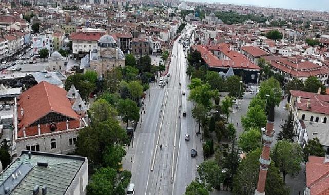 Lider Altay Mevlana Caddesi’nde Yürütülen Etraf Düzenleme ve Meydan Yenileme Çalışmalarını İnceledi