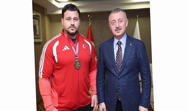 Lider Büyükakın, güreşten iki değerli ismi ağırladı