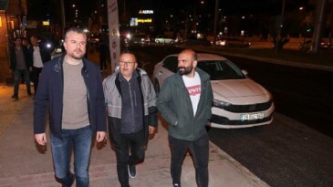 Lider Görkem Duman’ın gece mesaisi