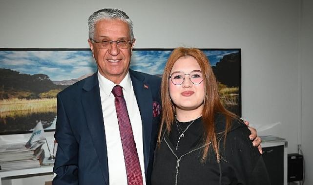 Lider Topaloğlu’na manalı ikram