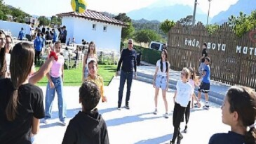Lider Topaloğlu’ndan sporculara mangal partisi