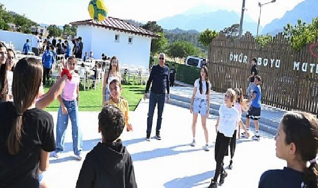 Lider Topaloğlu’ndan sporculara mangal partisi