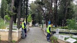 Maltepe Belediyesi’nden mezarlıklarda bayram paklığı