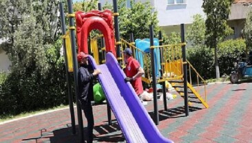 Menderes’te Parklar Yenileniyor