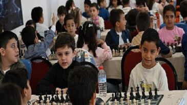 Minik Satranççılar Şah Mat Seyahatinde Buluştu