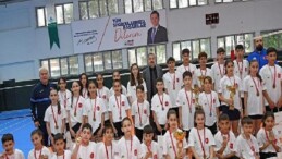 Osmangazi Belediyespor’dan Badmintonda Tarihi Muvaffakiyet