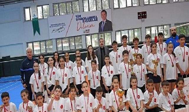 Osmangazi Belediyespor’dan Badmintonda Tarihi Muvaffakiyet