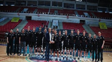 Potada Büyük Gurur: Konya Büyükşehir Belediyespor U16 Kadromuz Türkiye Üçüncüsü