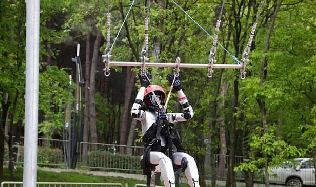 Türkiye’nin Nüfusa Kayıtlı Birinci İnsansı Robotu Canik Macera Parkı’nda