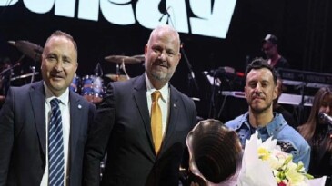 Üniversitelilerden Lider Pehlivan’a sevgi seli