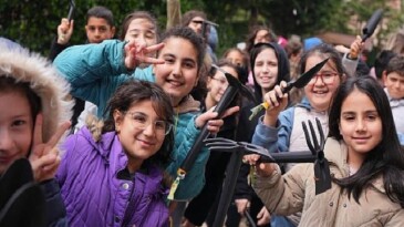 Üsküdar’da Cet Tohumu Toprakla Buluştu: Miniklerden Geleceğe Yeşil Adım