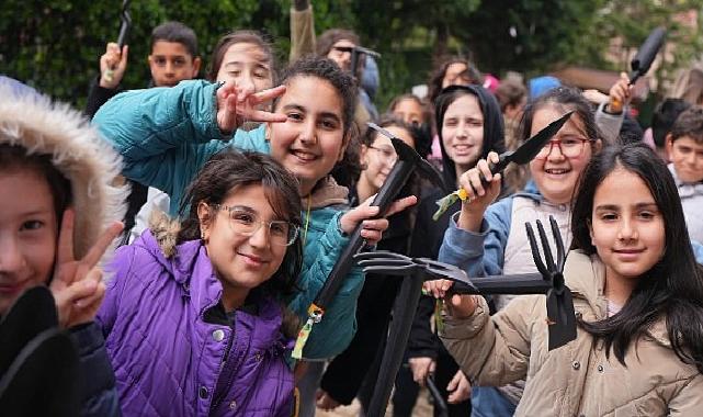 Üsküdar’da Cet Tohumu Toprakla Buluştu: Miniklerden Geleceğe Yeşil Adım