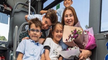 Zerrin Kaptan’a dördüzlerinden sürpriz