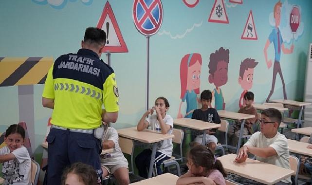 7 bin 530 öğrenci Büyükşehir’le kuralları öğrendi