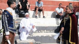 Adana şivesiyle Hamlet