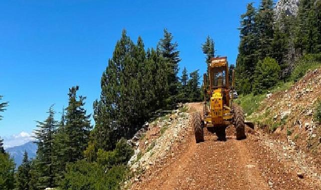Akseki’de yayla yollarında bakım ve tamir çalışması
