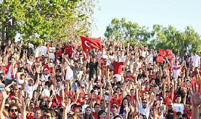 Antalyalılar Dünya Kupası heyecanı için Olbia Kent Meydanı’nda buluştu