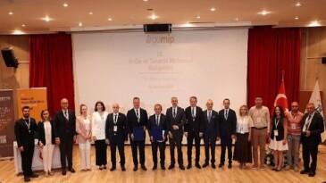 AR-GE’nin Paydaşları DEÜ Konut Sahipliğinde Buluştu