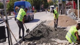 Ayvalık’ta kaldırımlar yayalar için daha inançlı, nizamlı ve kullanışlı…