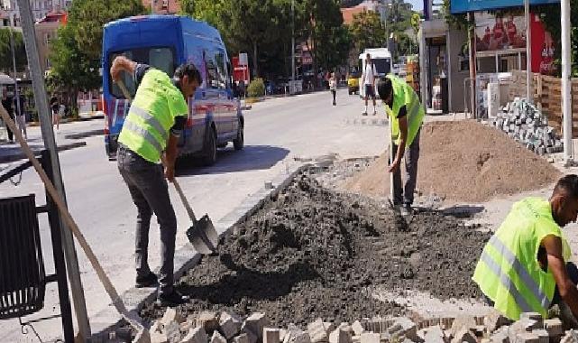 Ayvalık’ta kaldırımlar yayalar için daha inançlı, nizamlı ve kullanışlı…