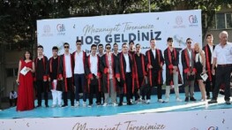 Bayrampaşa’da liselerde mezuniyet coşkusu