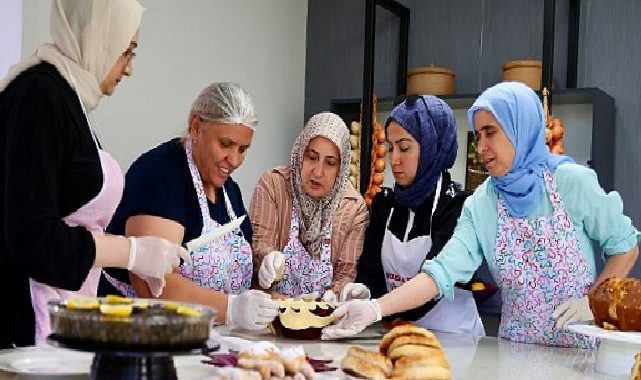 Buca’da bayanlar lezzeti mesleğe dönüştürüyor