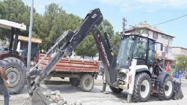 Burhaniye Belediyesi Alanda Çalışmalarını Sürdürüyor