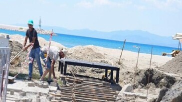 Burhaniye Belediyesi Fen İşleri Gruplarından Aralıksız Hizmet