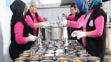 Burhaniye Belediyesi’nden Binlerce Haneye Dayanak Eli
