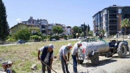 Burhaniye’de Park ve Yeşil Alanlarda Çalışmalar Kesintisiz Sürüyor