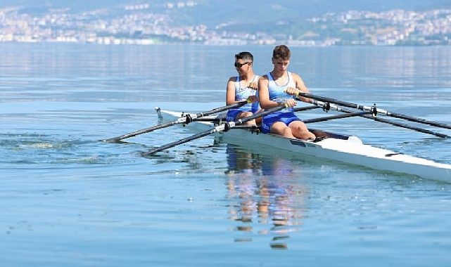 Büyükşehir’in genç kürekçileri muvaffakiyete koşuyor