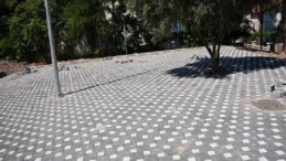 Çeşme Belediyesinden park ve spor alanlarında kapsamlı yenileme