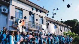 DEÜ Bergama MYO’da Mezuniyet Coşkusu