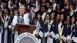 DEÜ Tıp Fakültesi’nde 48. Devir Mezuniyet Coşkusu Yaşandı