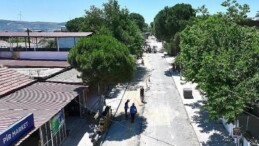 Didim Belediyesi Balat Mahallesi’nde Taş Döşeme Çalışmalarını Sürdürüyor