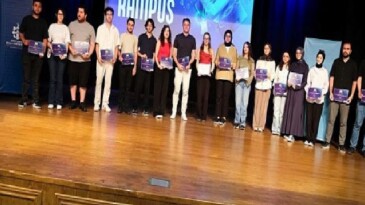 Dijital Kampüs’te yetişen 237 genç sertifikalarını aldı