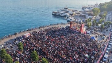 Dünya Kupası Coşkusu İstanbul’un Meydanlarına Taşındı