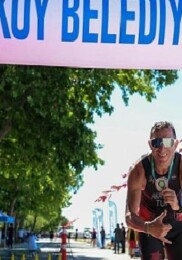Florya Kıyısı’nda Nefes Kesen Triatlon Heyecanı