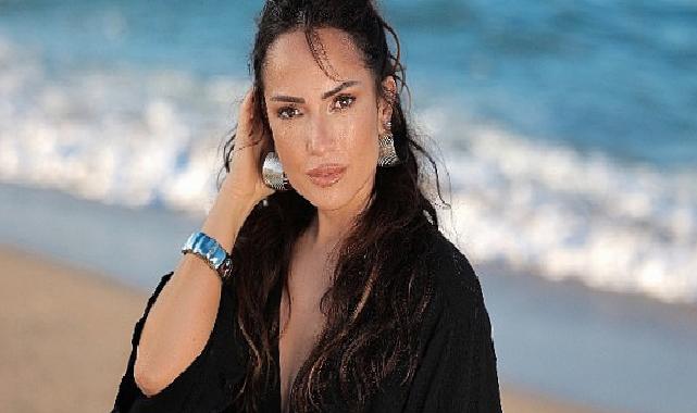 Füsun Batum’dan, Ayla Çelik imzalı Gecenin Köründe’ye aşk kokan yorum