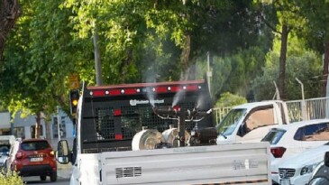 Gaziemir Belediyesi ilaçlama çalışmalarını ağır tempoda sürdürüyor